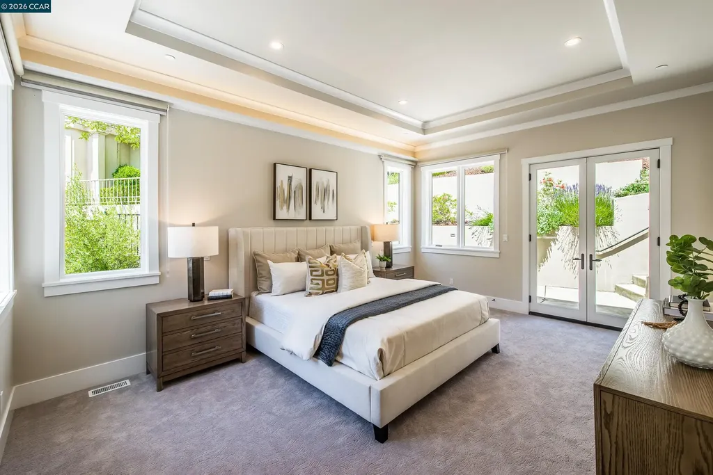 84 Mossbridge Lane Orinda CA 94563