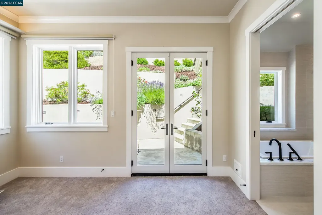 84 Mossbridge Lane Orinda CA 94563