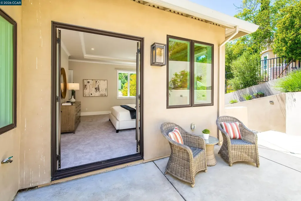 84 Mossbridge Lane Orinda CA 94563