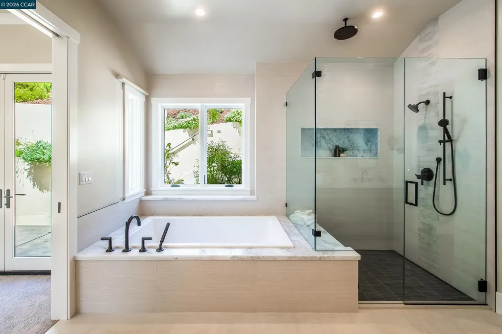 84 Mossbridge Lane Orinda CA 94563