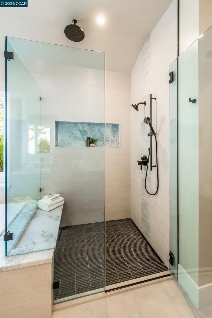 84 Mossbridge Lane Orinda CA 94563