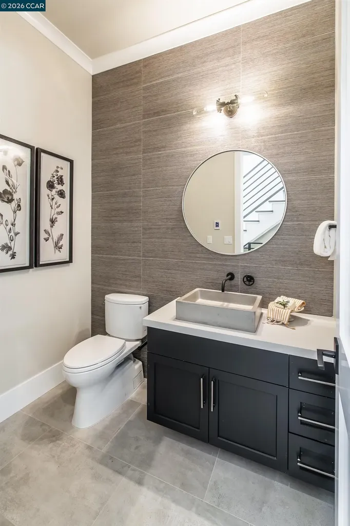 84 Mossbridge Lane Orinda CA 94563