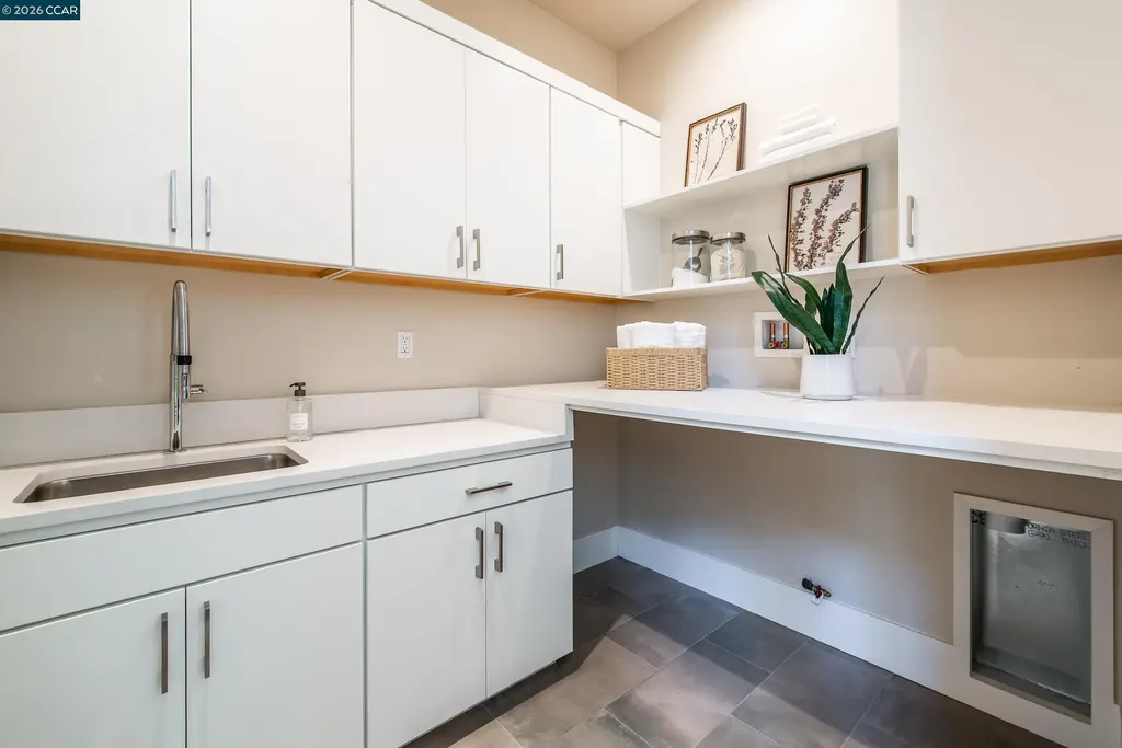 84 Mossbridge Lane Orinda CA 94563