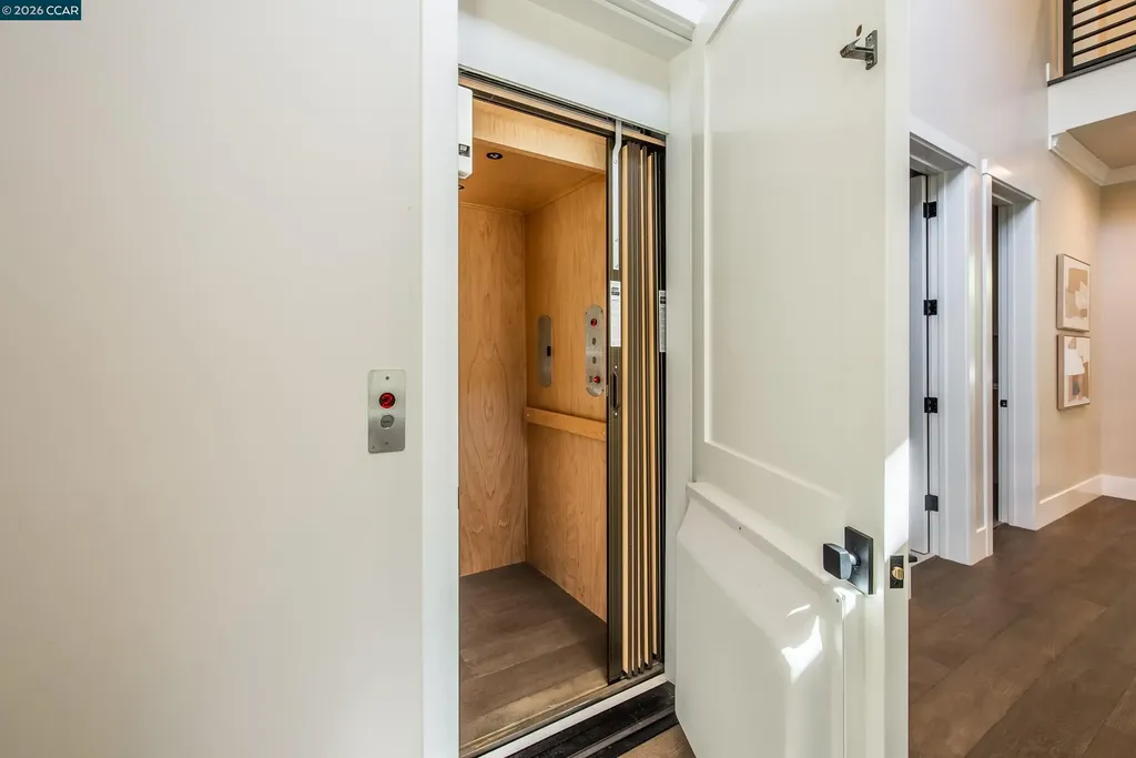 84 Mossbridge Lane Orinda CA 94563