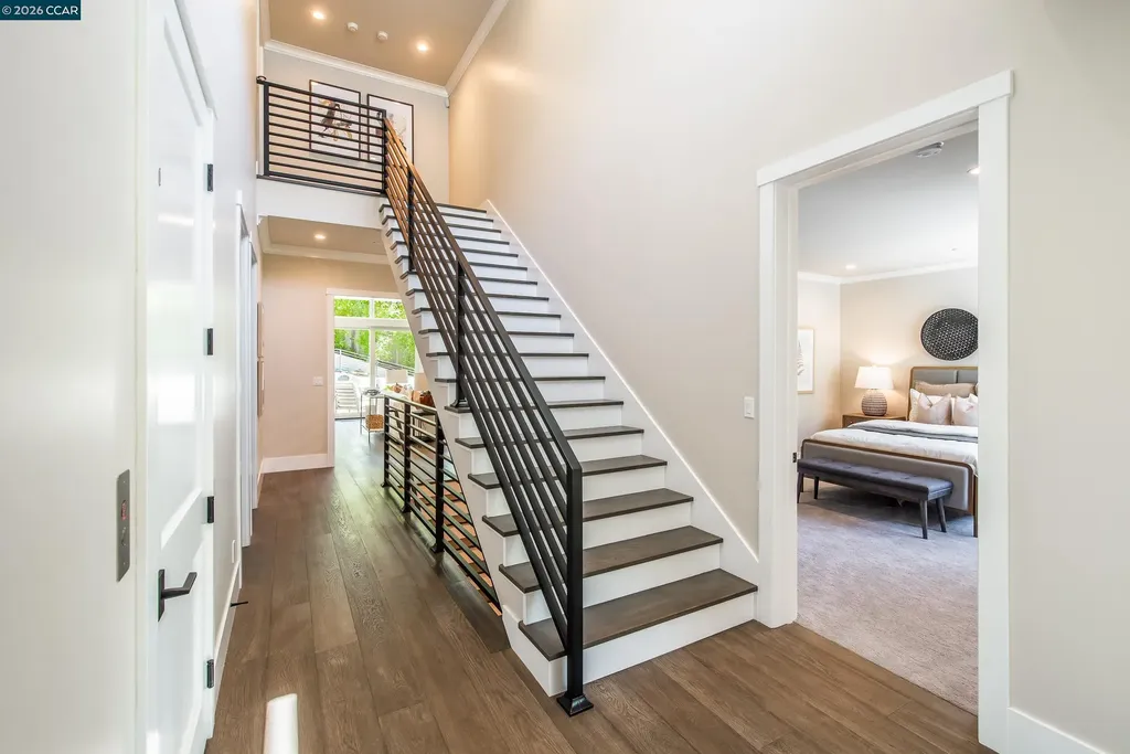 84 Mossbridge Lane Orinda CA 94563