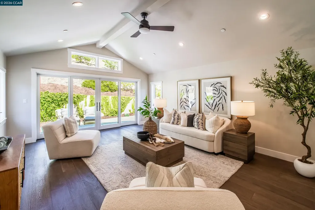 84 Mossbridge Lane Orinda CA 94563