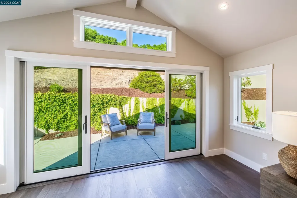 84 Mossbridge Lane Orinda CA 94563