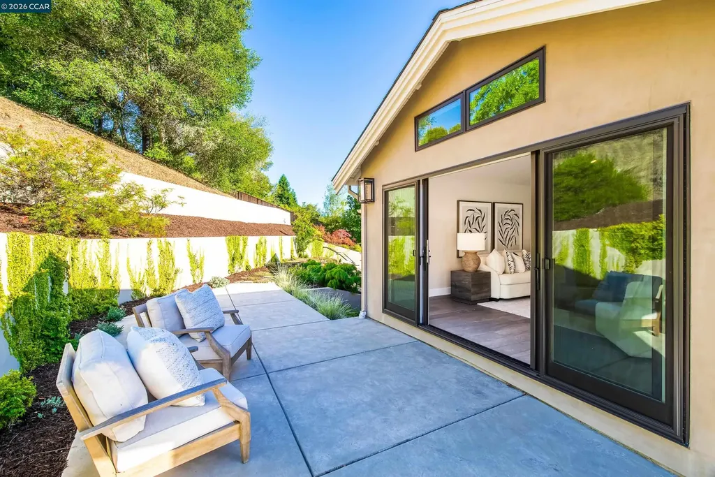 84 Mossbridge Lane Orinda CA 94563