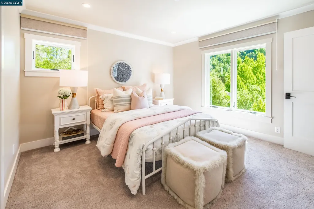 84 Mossbridge Lane Orinda CA 94563