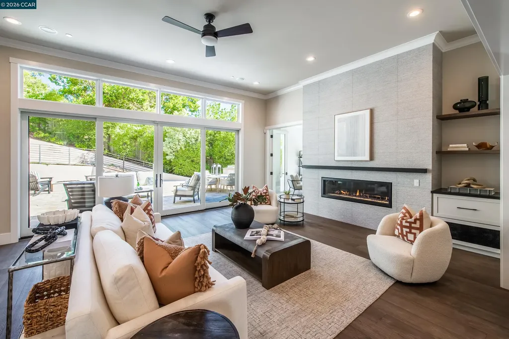 84 Mossbridge Lane Orinda CA 94563