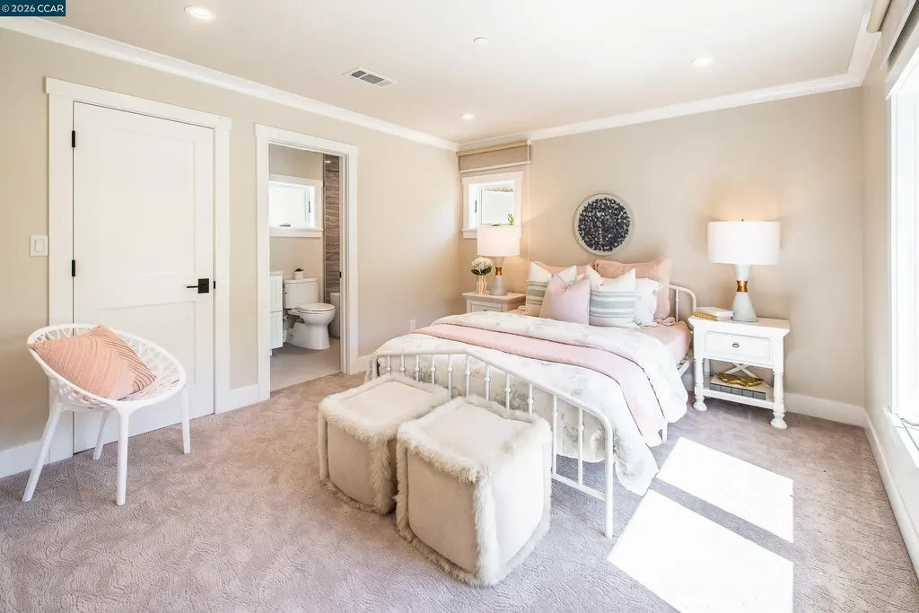 84 Mossbridge Lane Orinda CA 94563