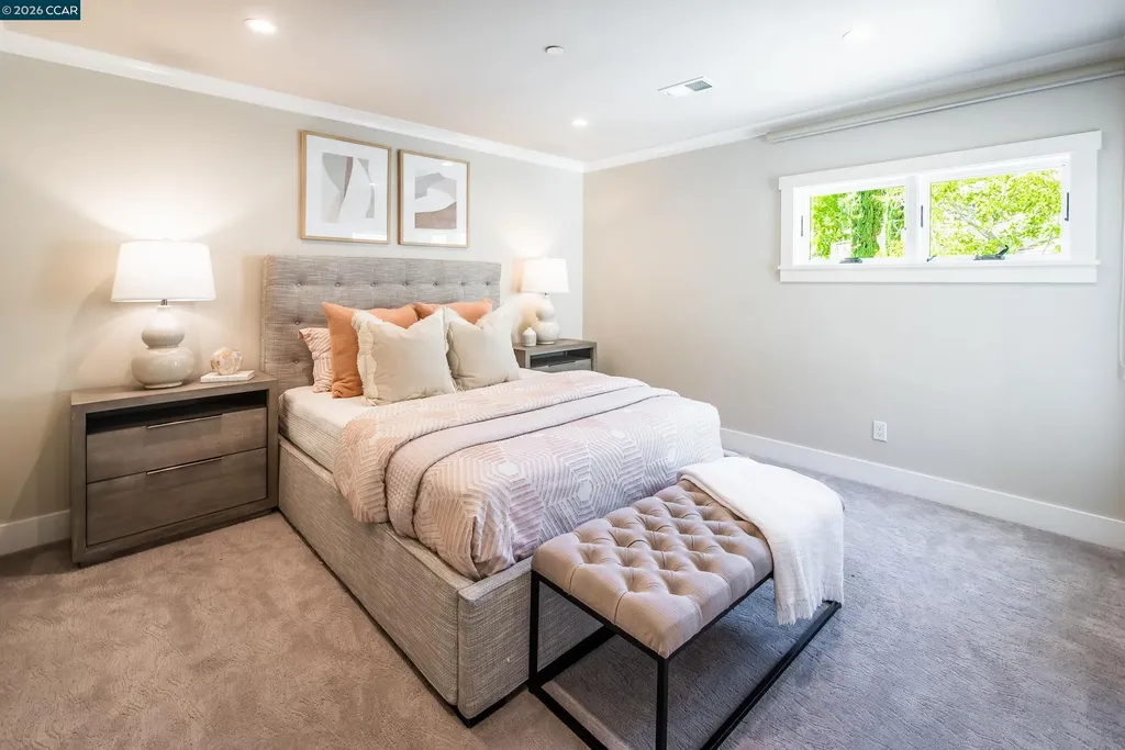 84 Mossbridge Lane Orinda CA 94563