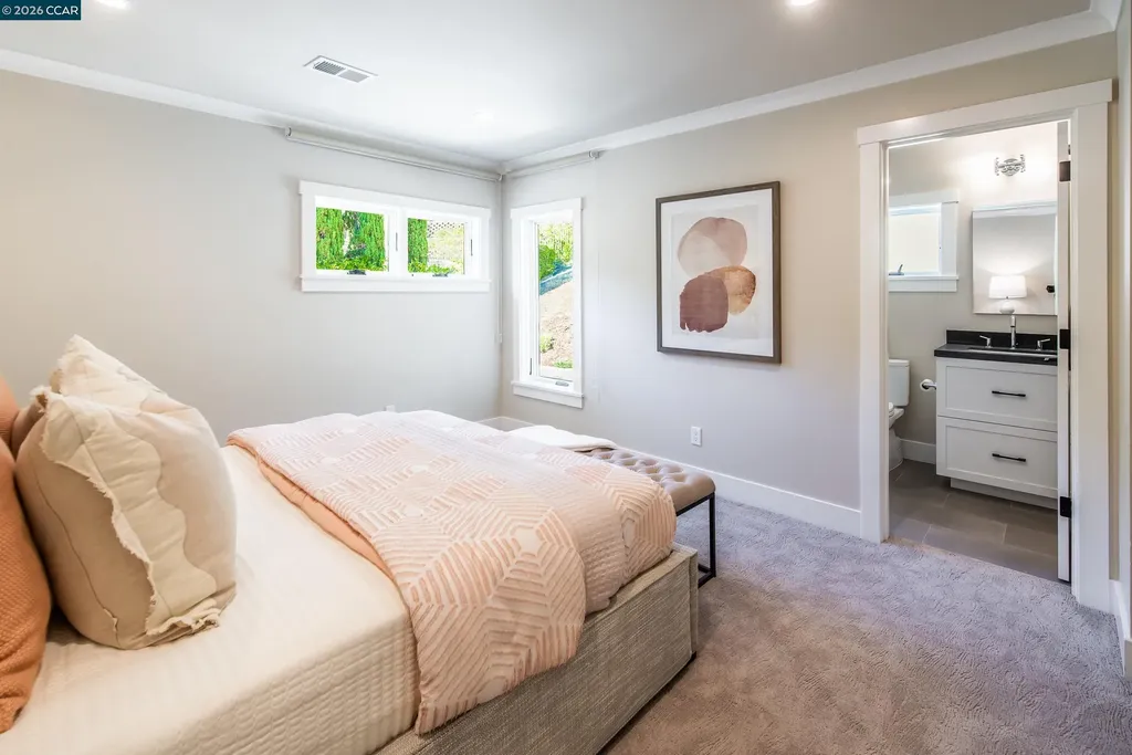84 Mossbridge Lane Orinda CA 94563