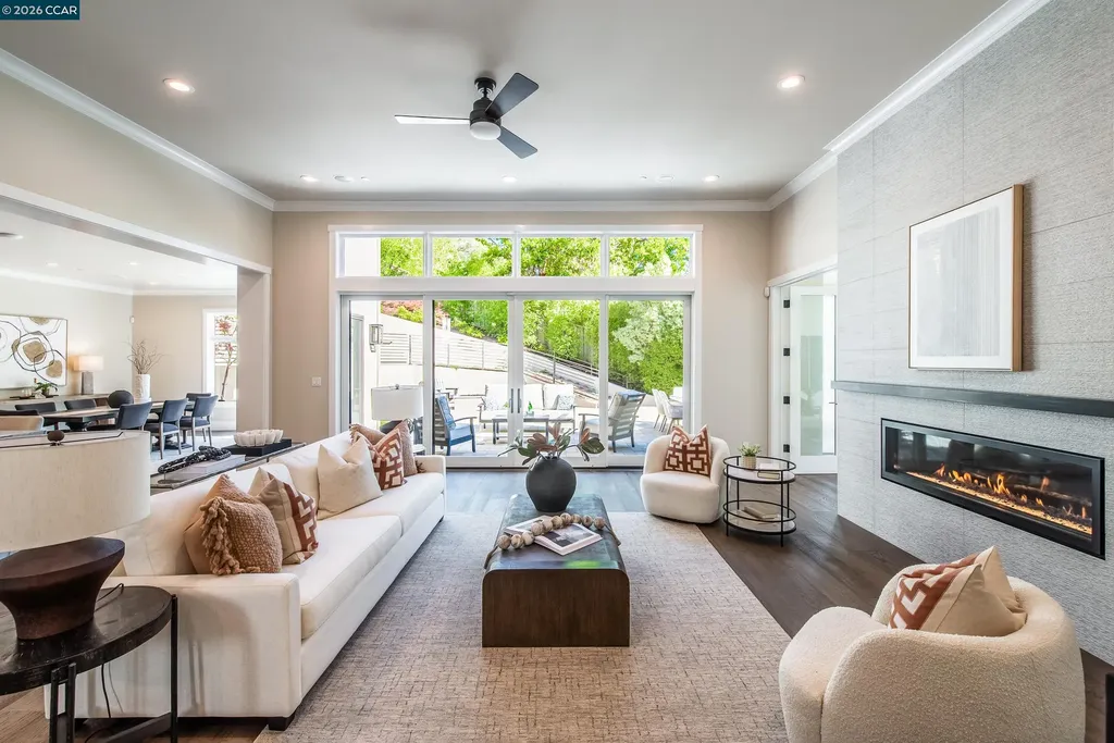 84 Mossbridge Lane Orinda CA 94563