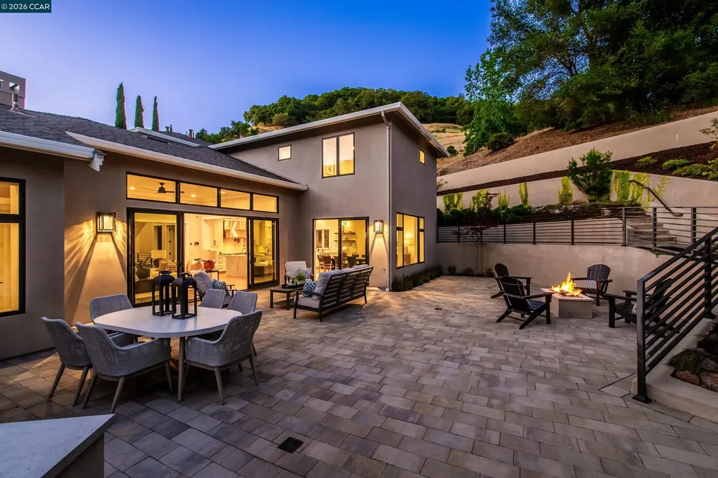 84 Mossbridge Lane Orinda CA 94563