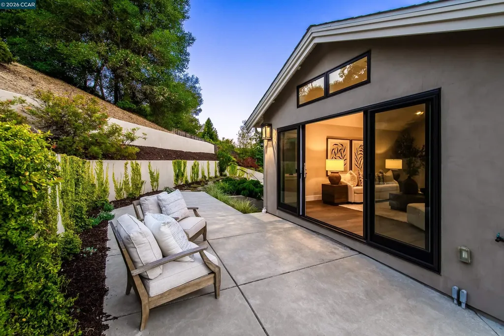 84 Mossbridge Lane Orinda CA 94563