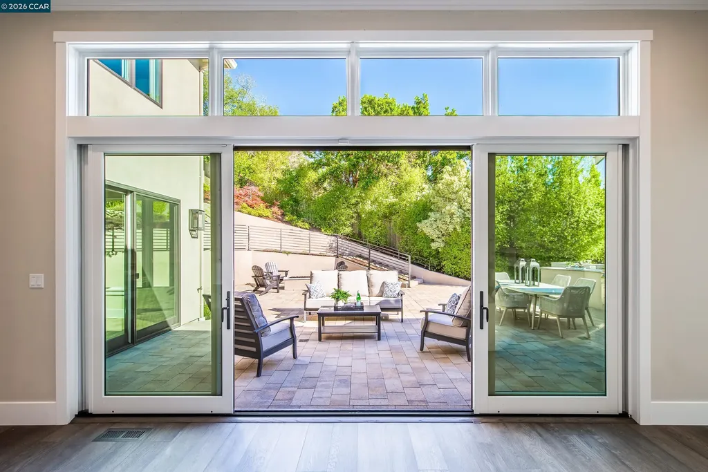 84 Mossbridge Lane Orinda CA 94563