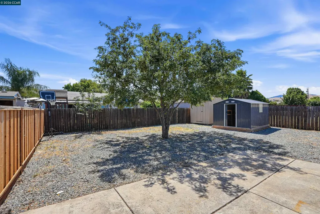 2173 Burton Avenue Pittsburg CA 94565