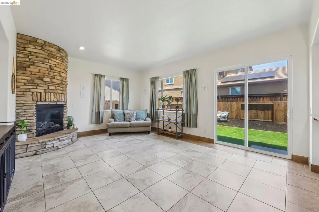 19 Minaret Road Oakley CA 94561
