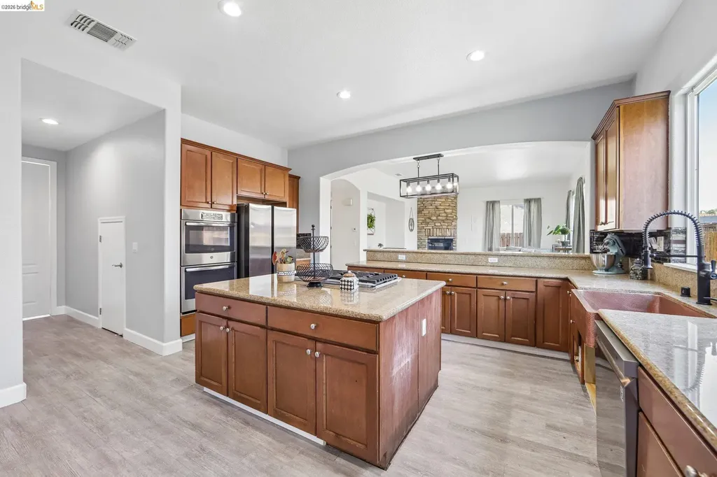 19 Minaret Road Oakley CA 94561