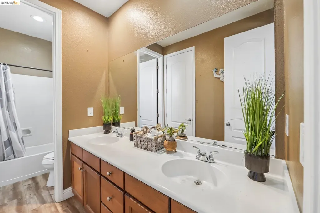 19 Minaret Road Oakley CA 94561