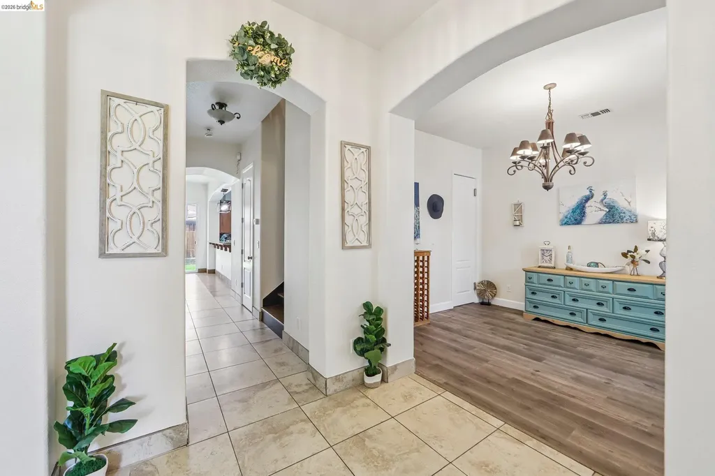 19 Minaret Road Oakley CA 94561