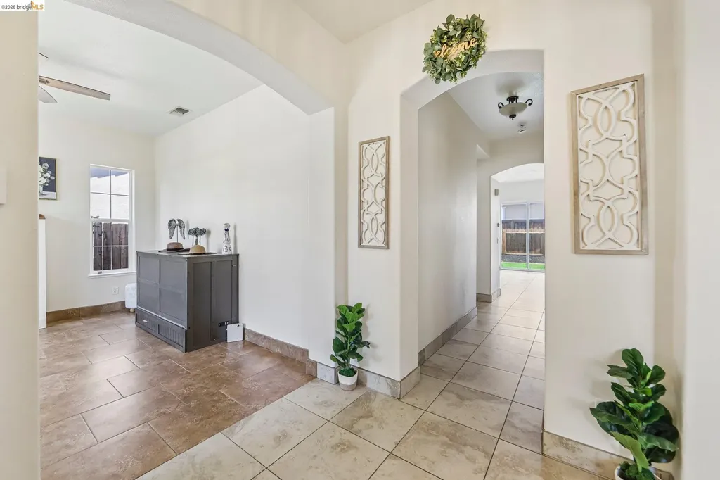 19 Minaret Road Oakley CA 94561