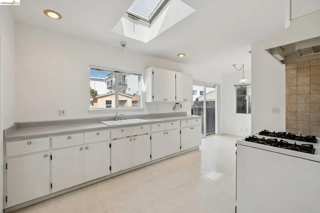 1147 Huff Avenue San Leandro CA 94577