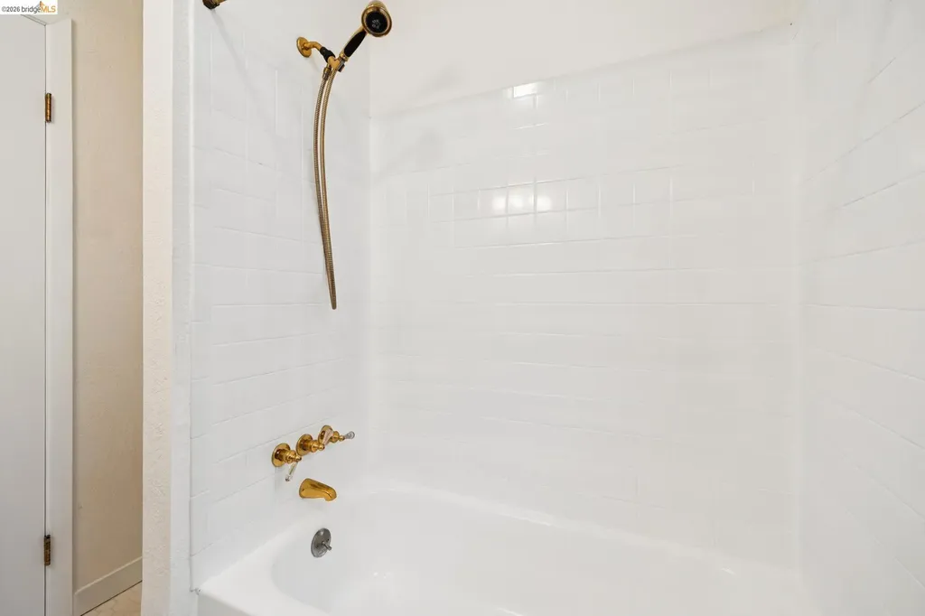 1147 Huff Avenue San Leandro CA 94577