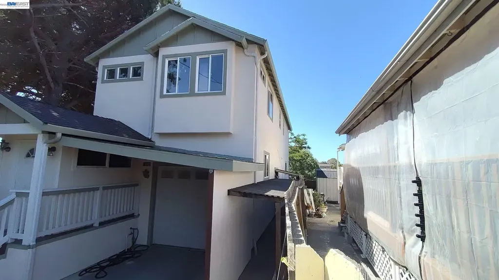 917 1st Street Rodeo CA 94572