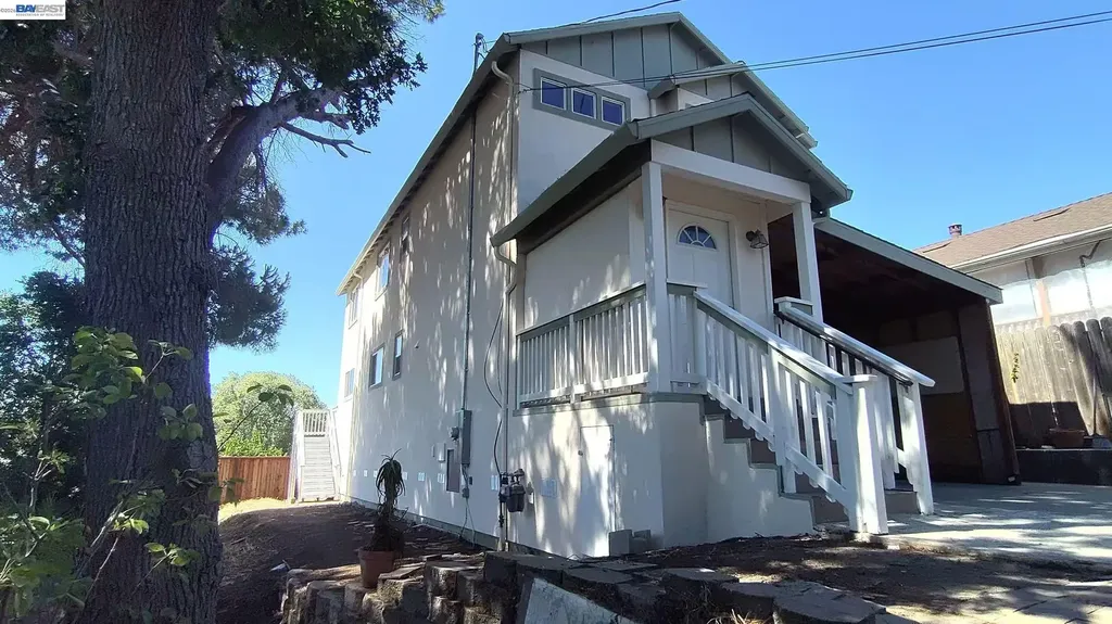 917 1st Street Rodeo CA 94572