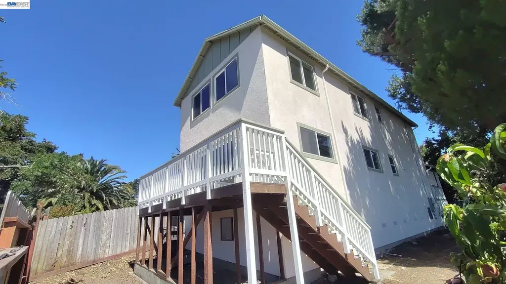 917 1st Street Rodeo CA 94572