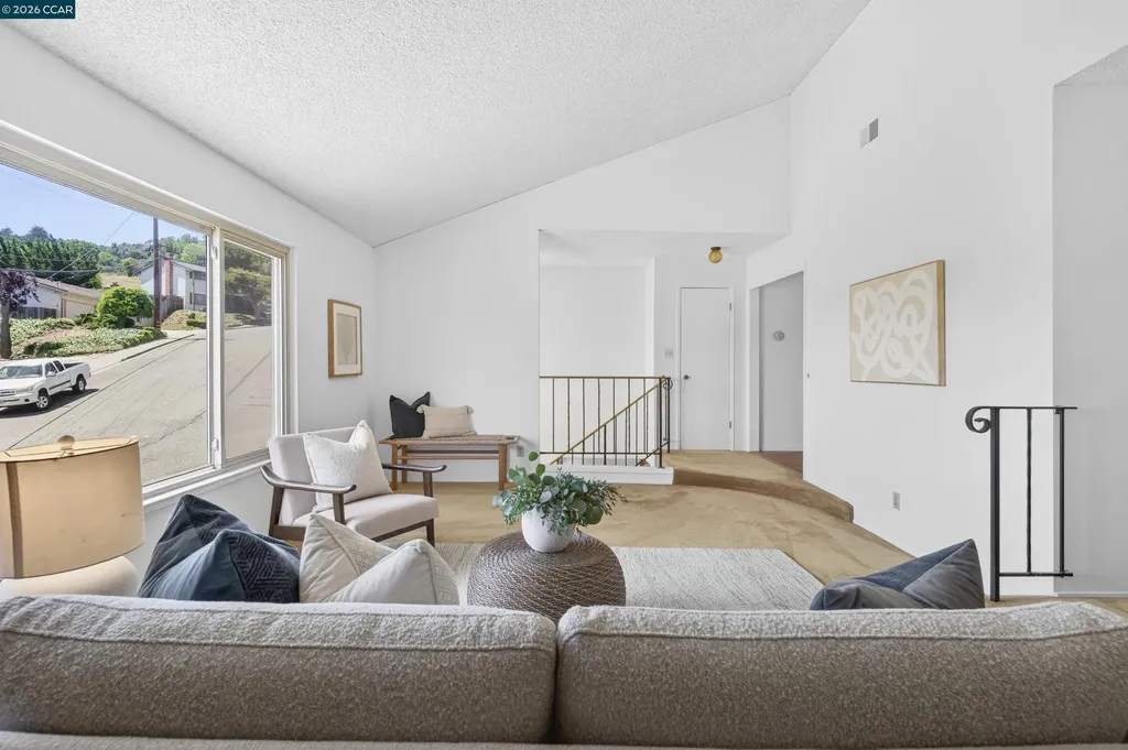 2081 Hoke Drive Pinole CA 94564