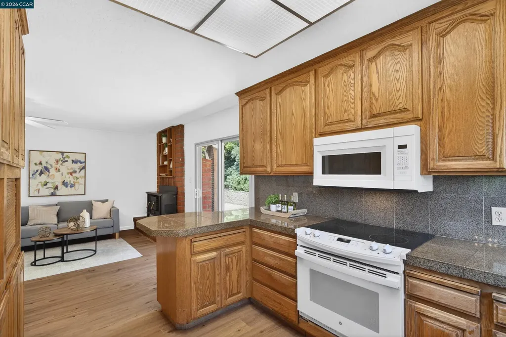 2081 Hoke Drive Pinole CA 94564