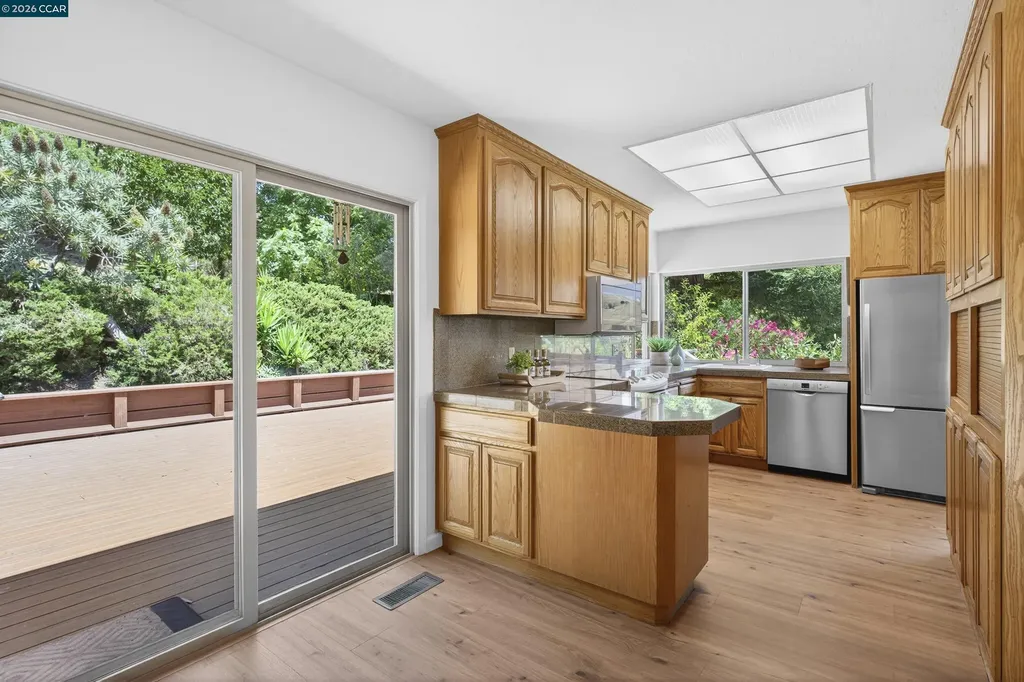 2081 Hoke Drive Pinole CA 94564