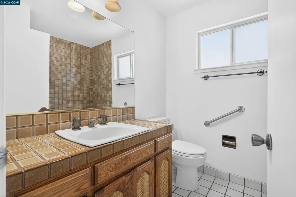 2081 Hoke Drive Pinole CA 94564