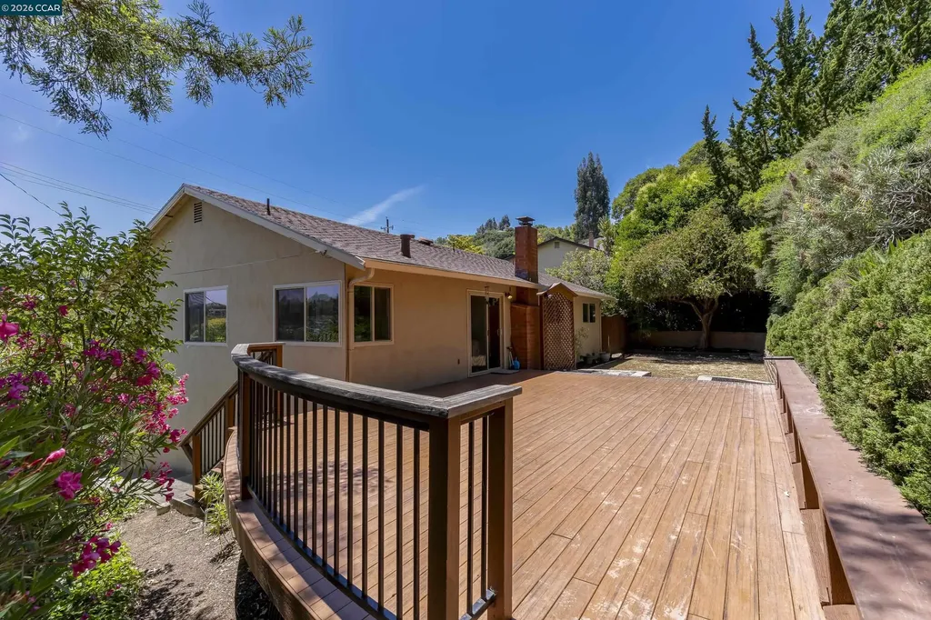 2081 Hoke Drive Pinole CA 94564