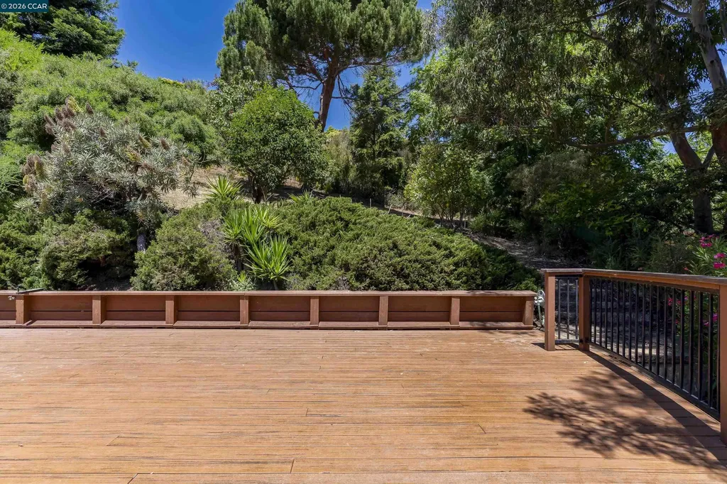 2081 Hoke Drive Pinole CA 94564