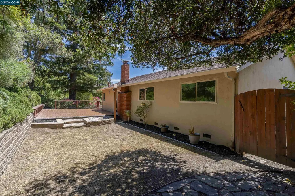 2081 Hoke Drive Pinole CA 94564