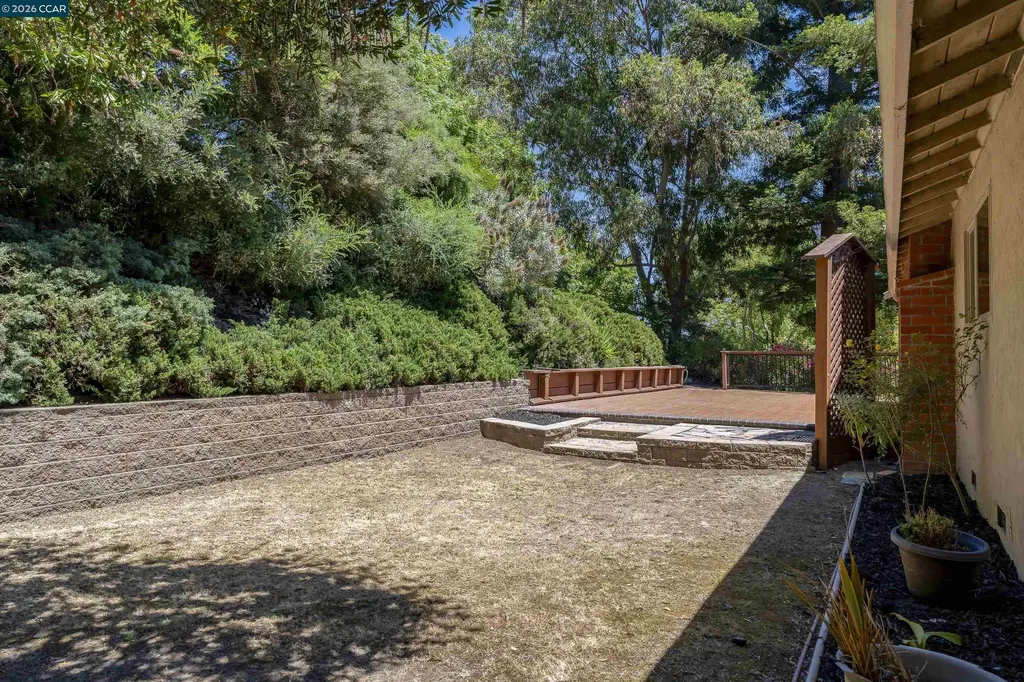 2081 Hoke Drive Pinole CA 94564
