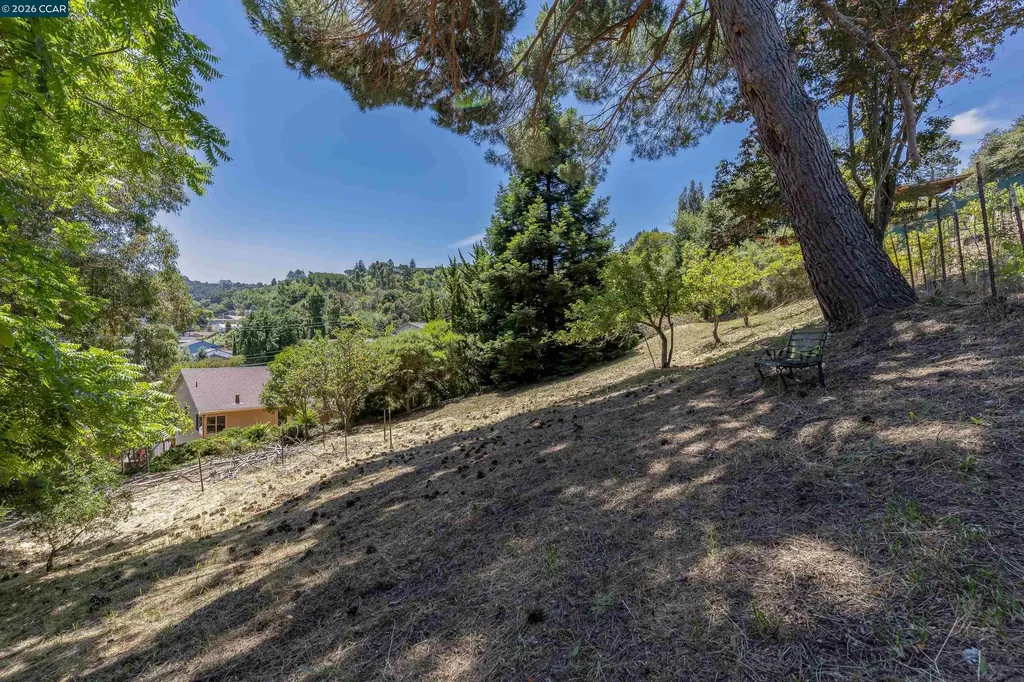 2081 Hoke Drive Pinole CA 94564
