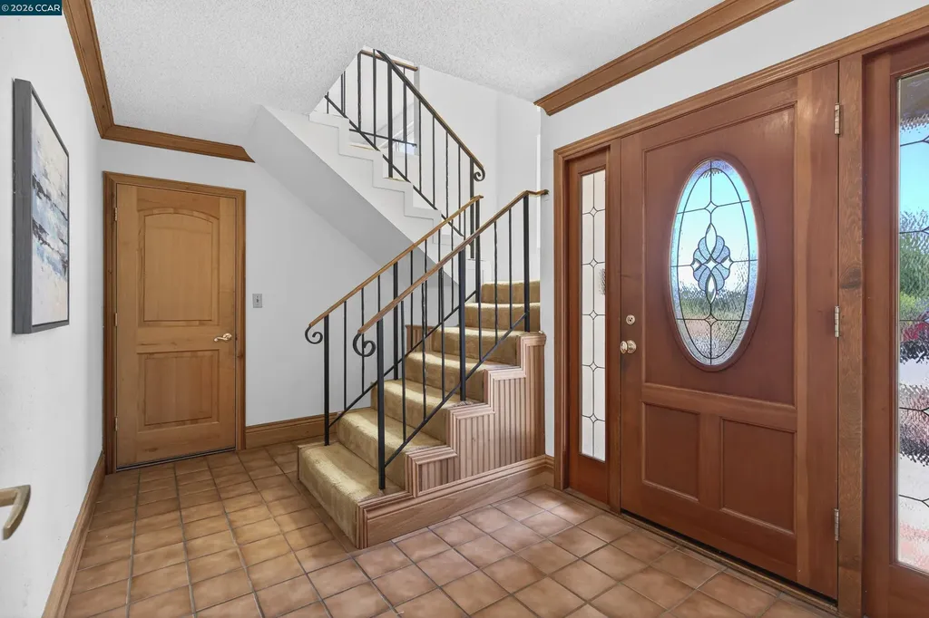 2081 Hoke Drive Pinole CA 94564