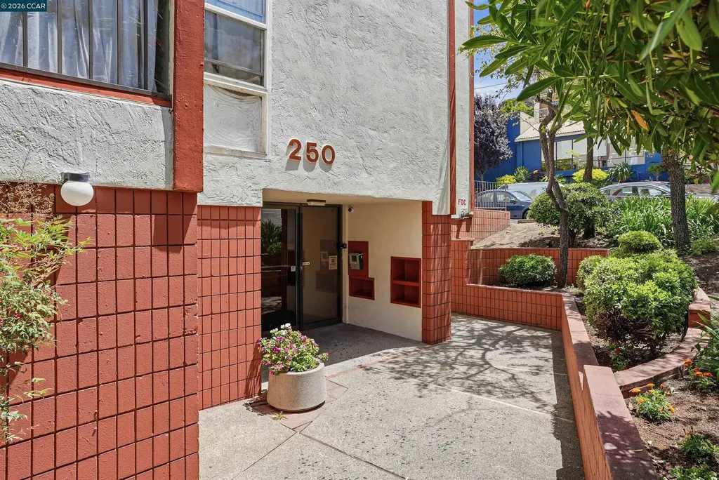 250 Whitmore Street Oakland CA 94611