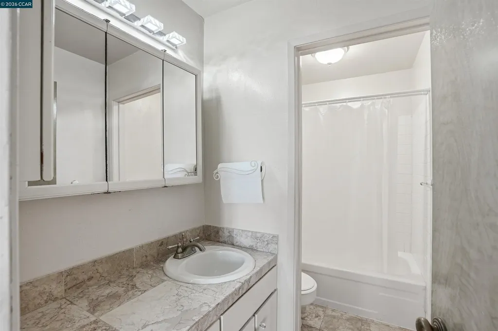 250 Whitmore Street Oakland CA 94611