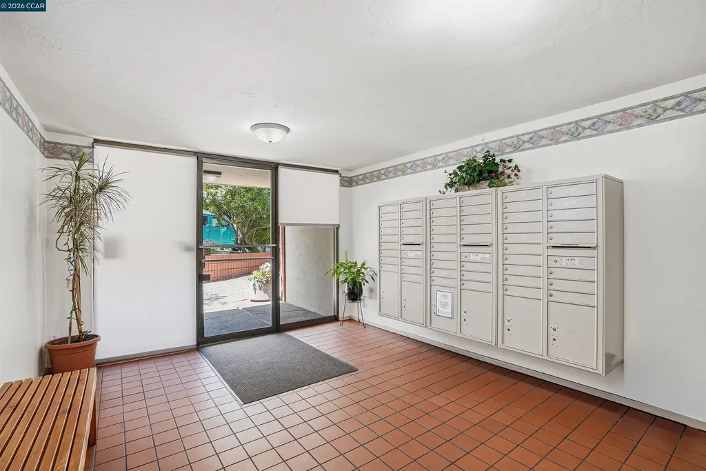 250 Whitmore Street Oakland CA 94611