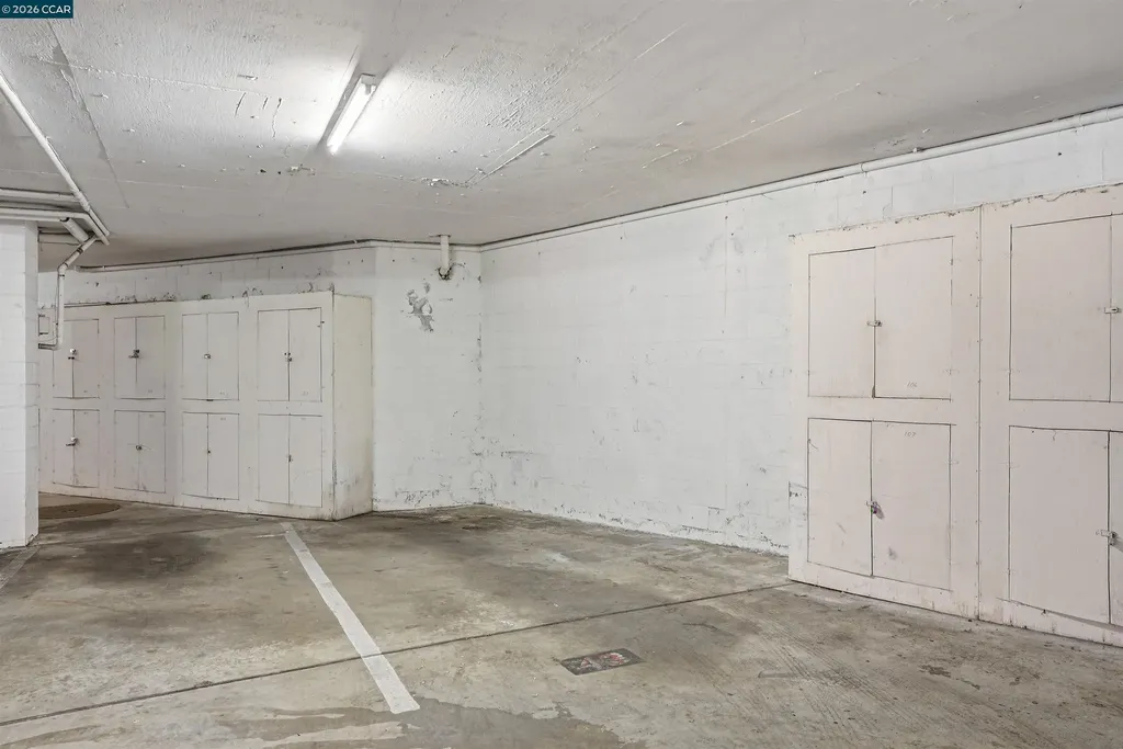 250 Whitmore Street Oakland CA 94611