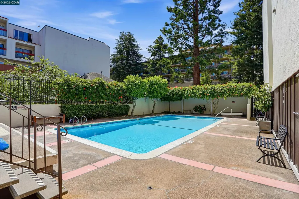 250 Whitmore Street Oakland CA 94611