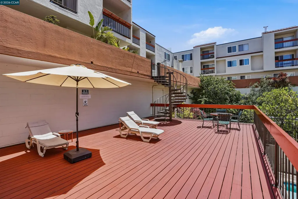 250 Whitmore Street Oakland CA 94611