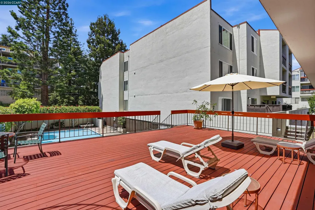 250 Whitmore Street Oakland CA 94611
