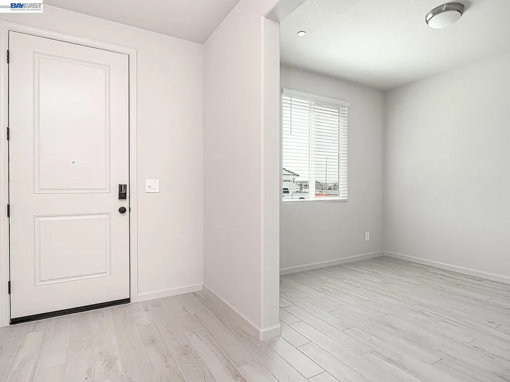 609 Channel Circle Oakley CA 94561
